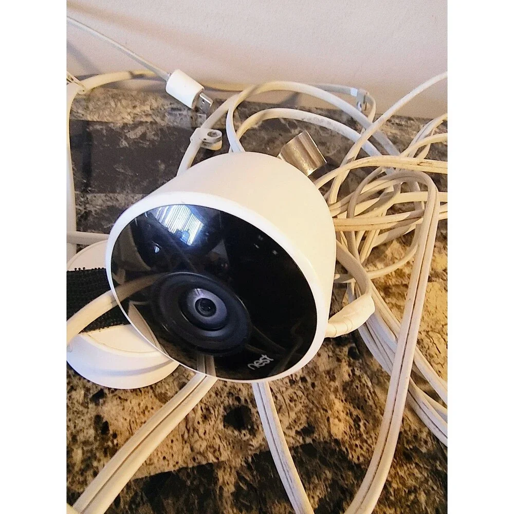 2 Google Nest Cam Outdoor Security Cameras NC2100ES – Tested Read Description